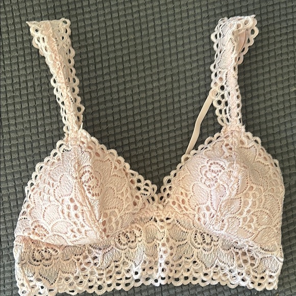 A2 By Aerosoles Red and Cream Lace Bras - Picture 5 of 8